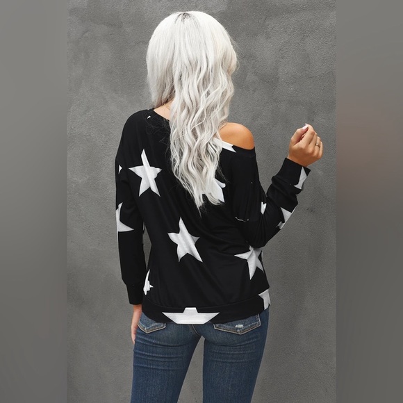 #4051 Asymmetrical Star Gaze Sweatshirt - Picture 3 of 17